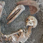 FOTO: Víctima de Pompeya hallada tras 2.000 años con su equipo de supervivencia