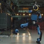 Listo para el Mundial: Robot inunda las redes con sus habilidades para jugar al fútbol y celebrar goles (VIDEO)