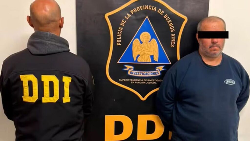 VIDEO: Golpea y roba a su propia tía y luego la acompaña a poner la denuncia