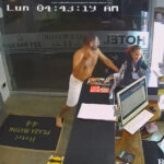 VIDEO: Huésped extranjero agrede brutalmente a empleada tras negarse a entrar a su habitación