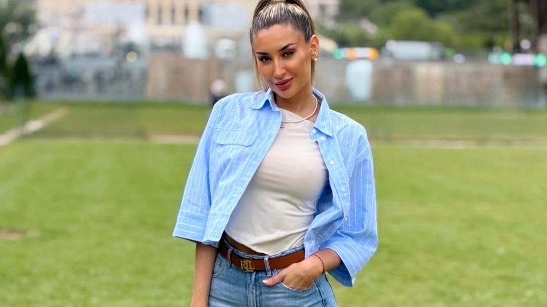 Camila Andrade sorprende con románticas fotos junto a su nueva pareja desde París