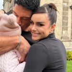 Emilia Dides celebró sus 27 años con playeras fotos junto a Sammis Reyes y su hija