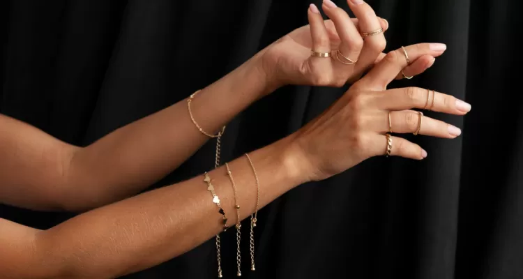 Joyas vendidas en TikTok y Amazon como «de plata» podrían tener metal que causa cáncer y osteoporosis