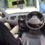 Ensayo de un coche manejado a distancia acaba de la peor forma (VIDEO)