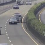 FUERTE VIDEO: Trágico choque a alta velocidad de una camioneta contra un Tesla y una furgoneta